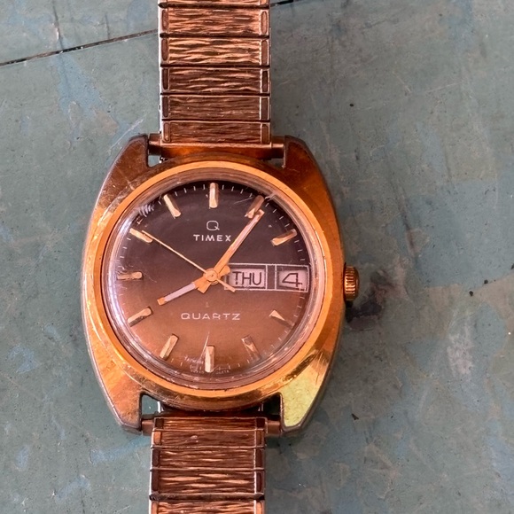 Timex Other - Vintage Timex 1970’s Q Quartz Men’s Watch – Brown Dial, Day-Date, Parts/Repair